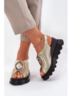 Model topánok na klinoch 213004 Krok v štýle