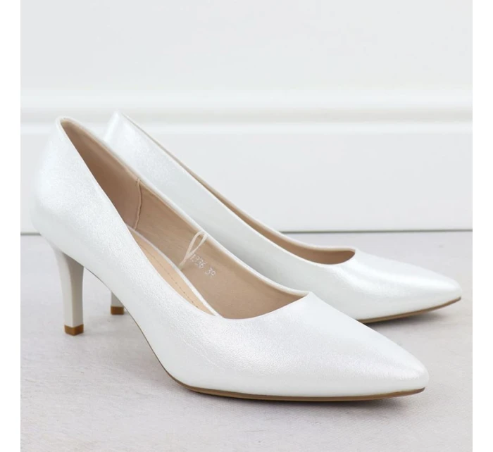 Dámské saténové stříbrné lodičky Sergio model 21905071 - LEONE