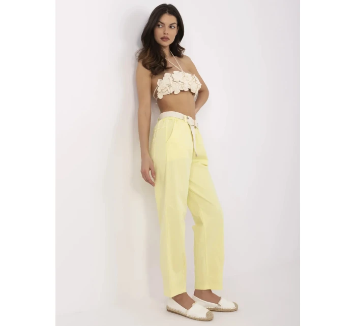 Kalhoty DHJ SP model 20969374 světle žluté - FPrice Kalhoty DHJ SP model 20969374 světle žluté - FPrice