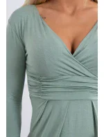 Priliehavé šaty s prestrihom pod prsiami tmavo mätovej farby