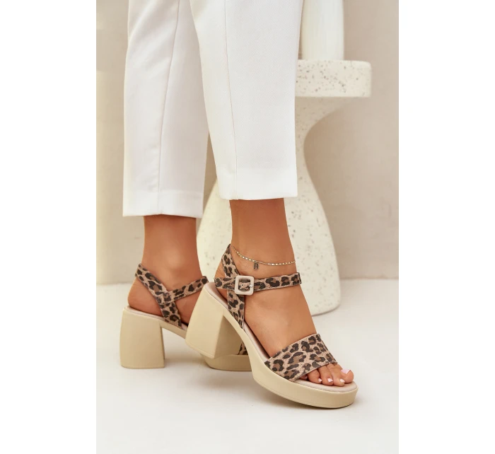 Dámské Kožené Sandály Na Leopardí model 21684138 - Zazoo Dámské Kožené Sandály Na Leopardí model 21684138 - Zazoo