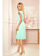 LILA Plisované dámské šaty v mátové barvě s krátkými rukávy model 15440517 - numoco