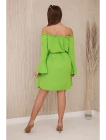 Šaty model 19639411 v pase se stahovací šňůrkou jasně zelená - K-Fashion