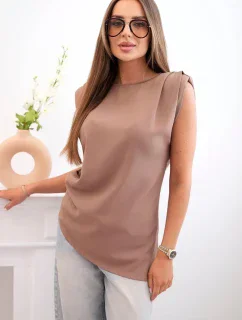 Elegantní dámská halenka s volánky a asymetrickým střihem velbloud