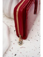 Lakovaná dámska kabelka so zlatými detailmi Evlinne - červená