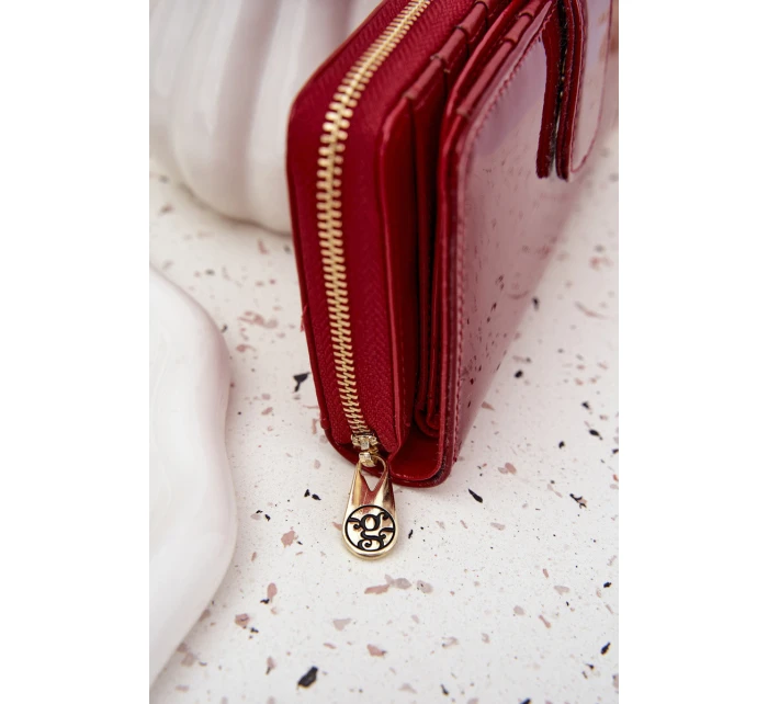 Lakovaná dámska kabelka so zlatými detailmi Evlinne - červená