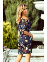 Dámské sportovní šaty s barevnými květy na tmavě pozadí model 6330419 - numoco Dámské sportovní šaty s barevnými květy na tmavě pozadí model 6330419 - numoco