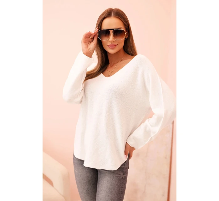 Dámsky viskózový sveter s výstrihom do V biely Dámsky viskózový sveter s výstrihom do V biely