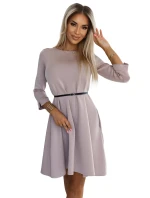 579-1 Klasické trapézové šaty s čiernym opaskom - béžové 579-1 Klasické trapézové šaty s čiernym opaskom - béžové