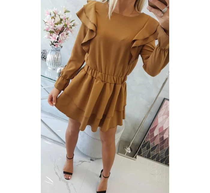 Šaty s vertikálnymi volánikmi camel Šaty s vertikálnymi volánikmi camel