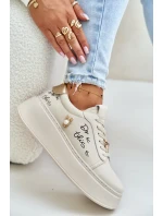 Dámske kožené tenisky s platformou a odznakom Vinceza Badge Beige Dámske kožené tenisky s platformou a odznakom Vinceza Badge Beige