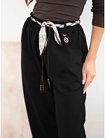 Kalhoty dámské z model 22403073 volné s vázáním černé - K-Fashion