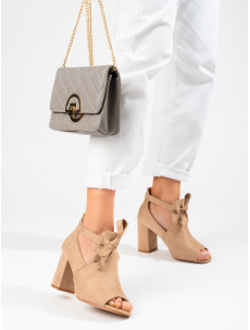 Pohodlné hnedé dámske členkové topánky na širokom podpätku