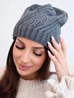 Dámska zimná vlnená čiapka s geometrickým vzorom a jemným leskom K401 tmavosivá