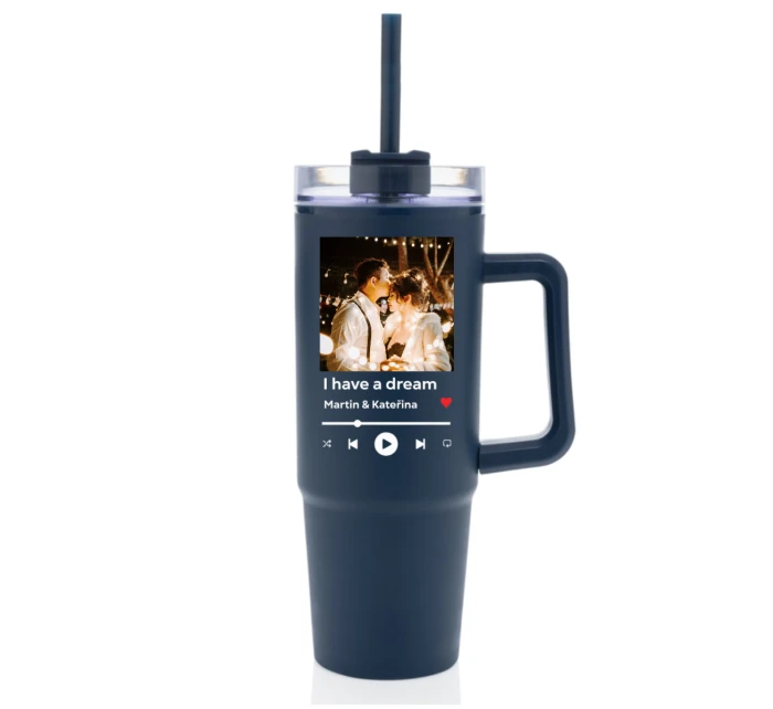 Cestovní termoska s průhledným víčkem s vlastním odkazem na oblíbenou písničku