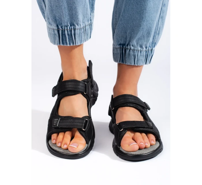 Módne dámske sandále čierne s plochým podpätkom