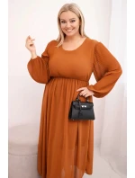 Dámská plisovaná sukýnka Plus Size z viskózy a s dlouhým rukávem camelová Dámská plisovaná sukýnka Plus Size z viskózy a s dlouhým rukávem camelová