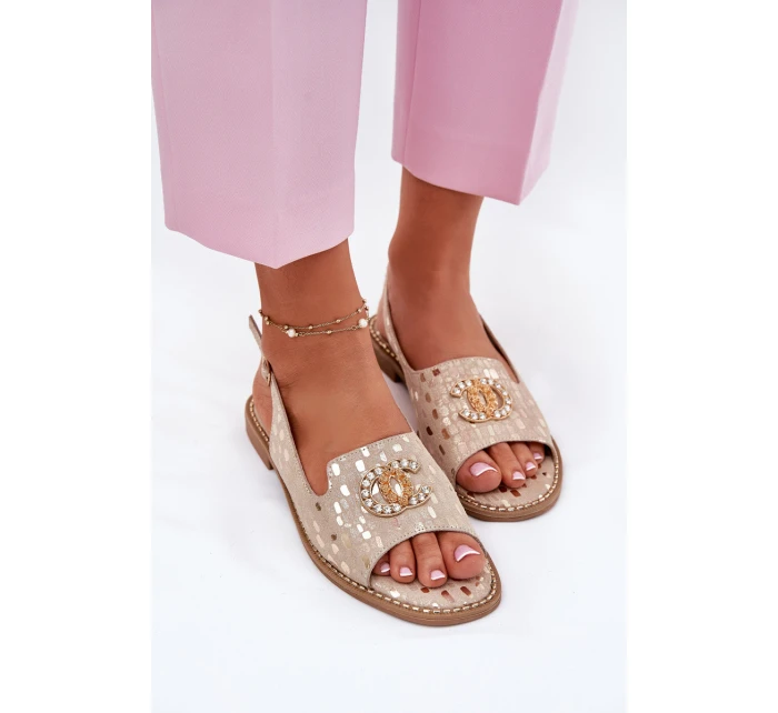 Kožené Sandály S Dekorací Na Plochém Podpatku model 21696779 Zlaté - S.Barski Kožené Sandály S Dekorací Na Plochém Podpatku model 21696779 Zlaté - S.Barski