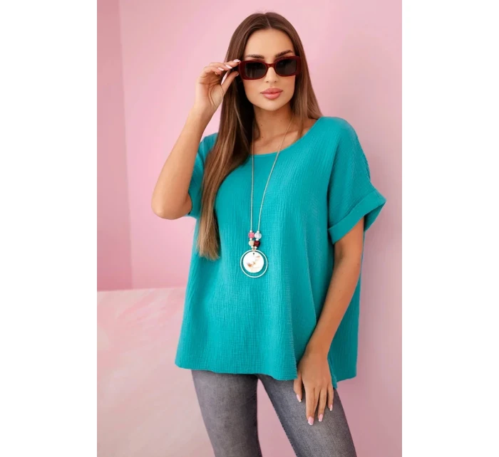 Mušelínová blúzka s náhrdelníkom svetlo modro-zelená Mušelínová blúzka s náhrdelníkom svetlo modro-zelená