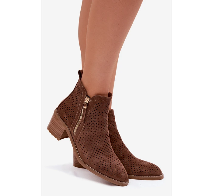 Dámské perforované kotníkové boty model 22100109 Hnědé - VINCEZA