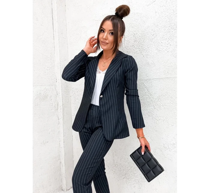 Čierny dámsky prúžkovaný oblek (8237)