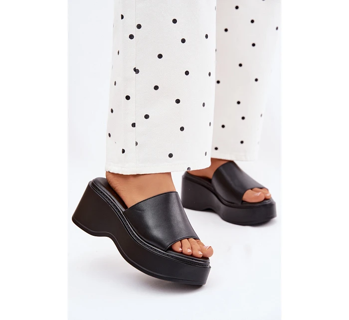 Dámské nazouváky na platformě Černé model 22107226 - Boto