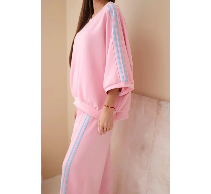 Dámsky viskózový maslový komplet so širokými nohavicami a voľnou blúzkou svetloružový