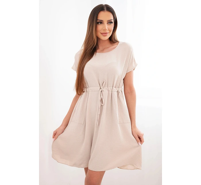 Dámské šaty s krátkým rukávem a páskem v pase béžová