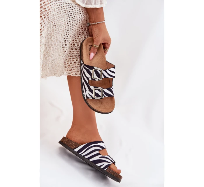 Dámské Pantofle S Přezkami Zebra model 21699054 - Boto Dámské Pantofle S Přezkami Zebra model 21699054 - Boto