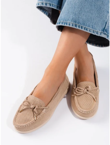 Vynikajúce hnedé dámske mokasíny bez podpätku Vynikajúce hnedé dámske mokasíny bez podpätku