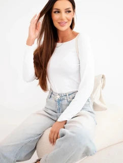 Dámska viskózna blúzka so širokým výstrihom a dlhými rukávmi biela