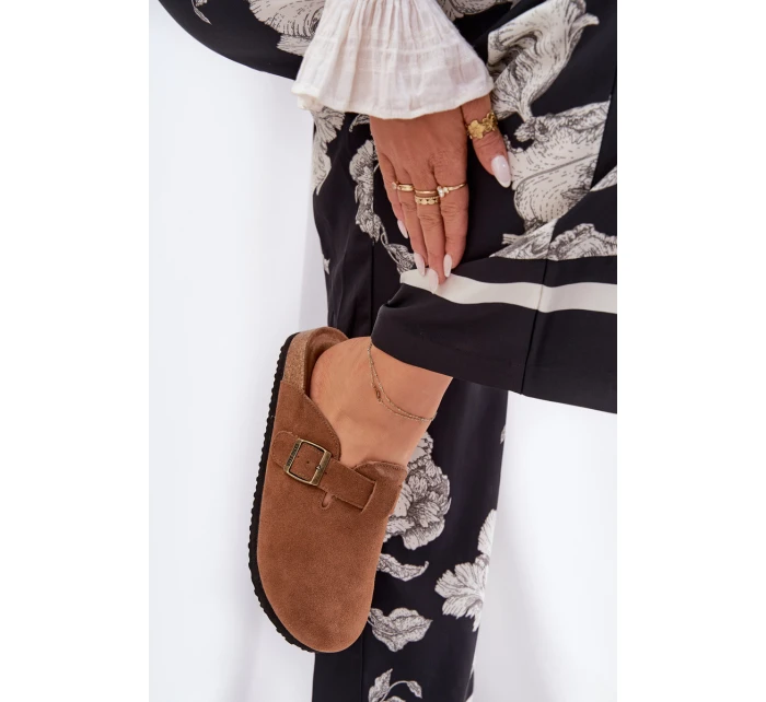 Semišové Klapky Dámské S Přezkou Big Star Hnědé model 21692025 - Big Star Shoes Semišové Klapky Dámské S Přezkou Big Star Hnědé model 21692025 - Big Star Shoes