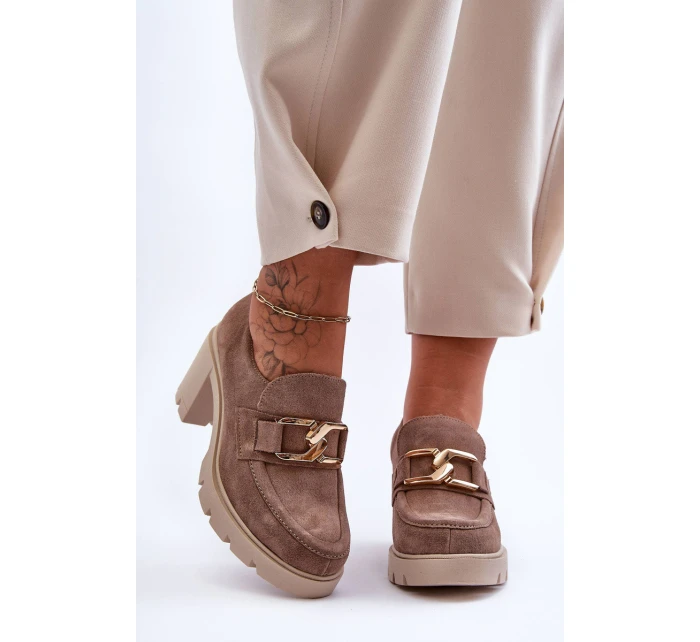 Elegantní boty se zlatým zdobením béžová model 21582805 - Boto