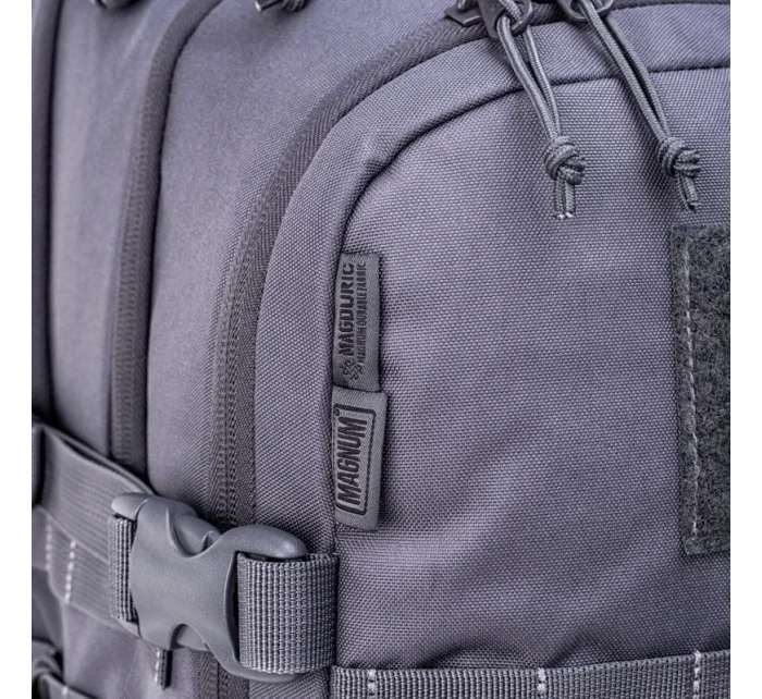 Batoh  37 model 20068634 - Magnum