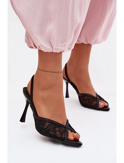 Dámské sandály na podpatku s krajkou a zdobením Černé model 22103145 - Boto