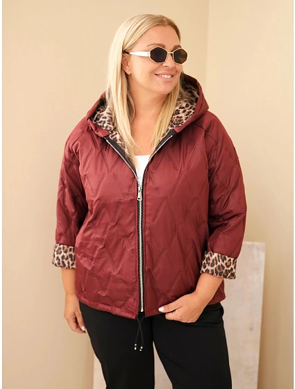 Dámská bunda Plus Size s kapucí a leopardím lemováním bordó červená