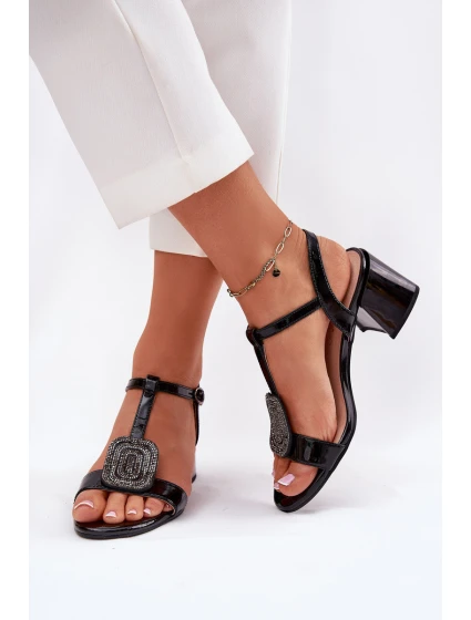 Skórzane Lakierowane Sandały Damskie Na Słupku Z Ozdobą Vinceza 91134 Czarne Skórzane Lakierowane Sandały Damskie Na Słupku Z Ozdobą Vinceza 91134 Czarne