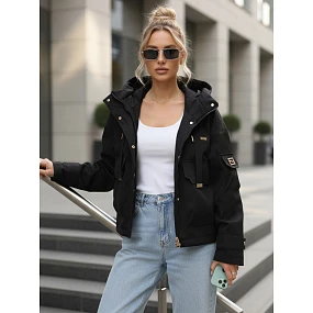 Dámska prechodná bunda s kapucňou a vreckami čierna FashionStreet TY5636 Dámska prechodná bunda s kapucňou a vreckami čierna FashionStreet TY5636