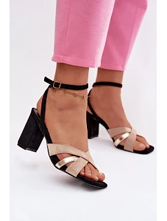 Sandále na podpätku model 226334 Vykročte štýlovo