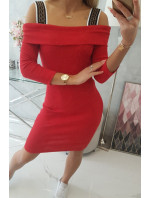 Červené šaty so širokými ramienkami