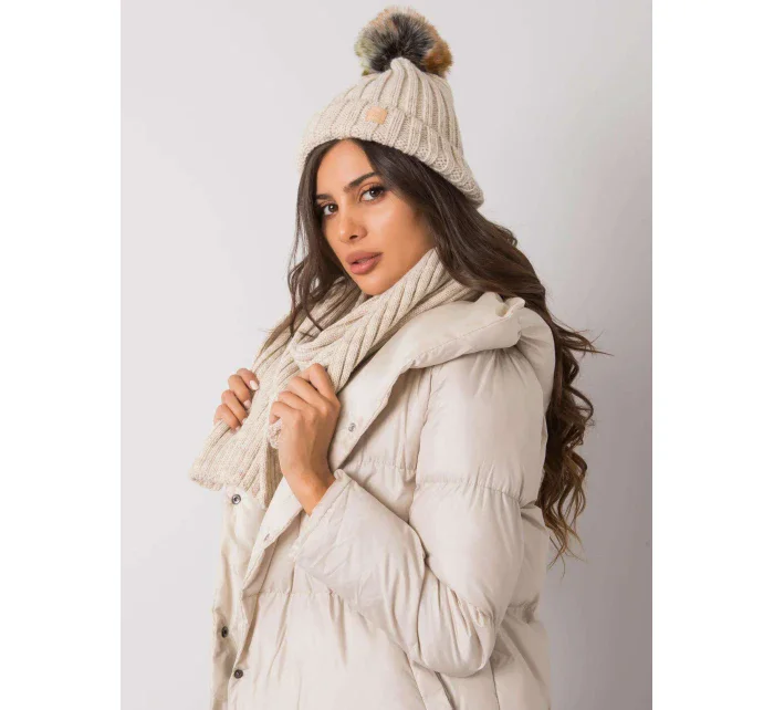 Set čepice a šály JK KMPL 7 model 15897687 béžová - FPrice Set čepice a šály JK KMPL 7 model 15897687 béžová - FPrice