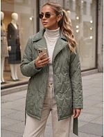 Kurtka damska przejściowa z paskiem zielona model 22365029 - FashionStreet Kurtka damska przejściowa z paskiem zielona model 22365029 - FashionStreet