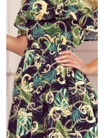 Dlouhé dámské šaty se výstřihem a vzorem zelených listů a model 8224464 - numoco