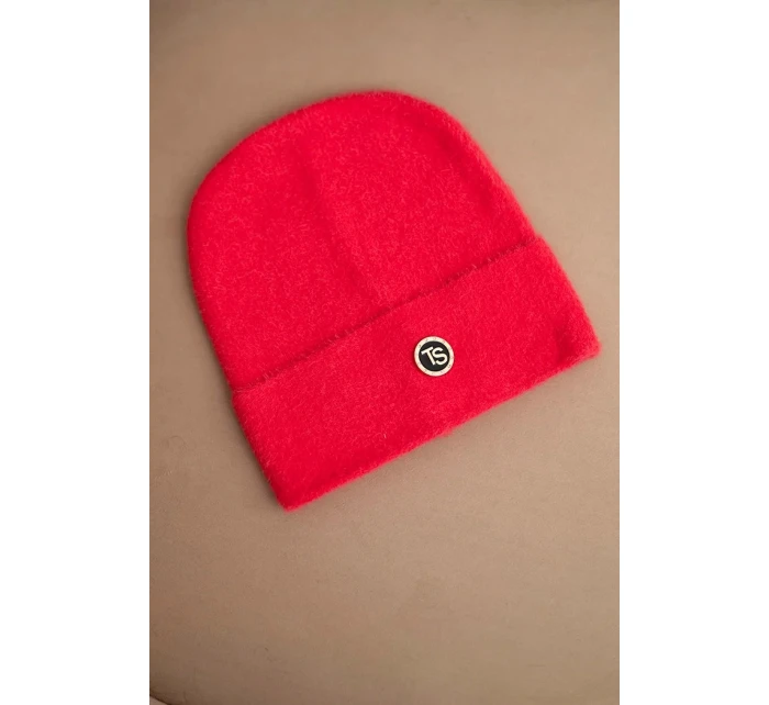 Dámska čiapka z mäkkej alpaky s ozdobnou plaketou malinová Dámska čiapka z mäkkej alpaky s ozdobnou plaketou malinová