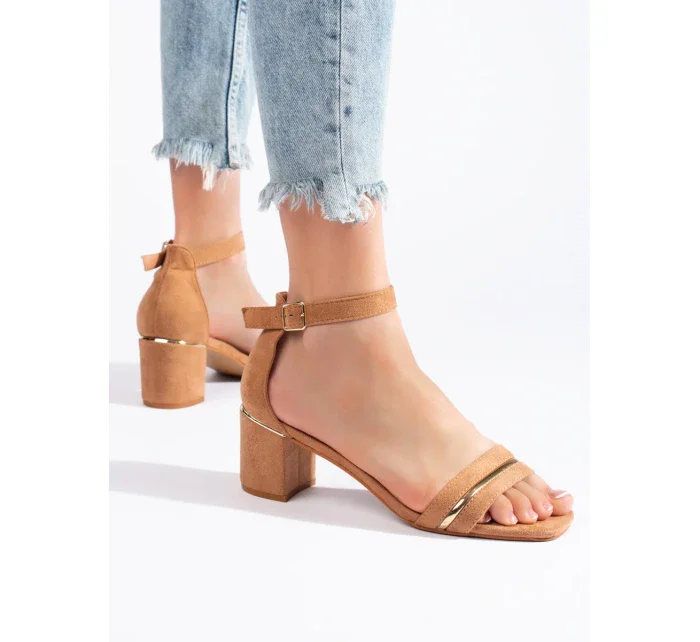 Módne dámske sandále hnedej farby na širokom podpätku Módne dámske sandále hnedej farby na širokom podpätku