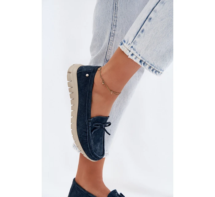 Dámské mokasíny z přírodního semiše s mašlí model 22107539 tmavě modré - VINCEZA Dámské mokasíny z přírodního semiše s mašlí model 22107539 tmavě modré - VINCEZA