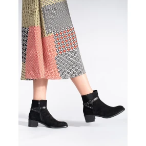 Exkluzívne čierne dámske členkové topánky s plochým podpätkom