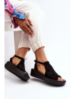 model 21646128 Dámské sandály z semiše Černé - Zazoo