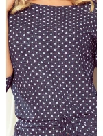 13-157 Športové šaty s viazaním a vreckami - džínsové s malými bodkami