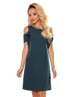 Trapézové dámské šaty v lahvově zelené barvě s volánky na ramenou model 17009601 - numoco Trapézové dámské šaty v lahvově zelené barvě s volánky na ramenou model 17009601 - numoco